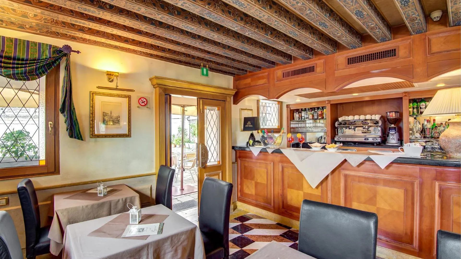 Hotel Antiche Figure Venice 3*,  Italy